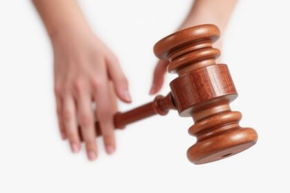 Bestatter vergewaltigt Kollegin