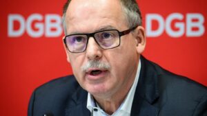Gewerkschafter sieht Skandal: Stärkere Tarifbindung verhindert? DGB attackiert Reiche