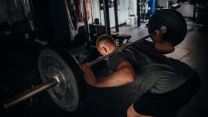 Guten-Morgen-Übung: Good Mornings richtig machen: Training für Beine und Rücken